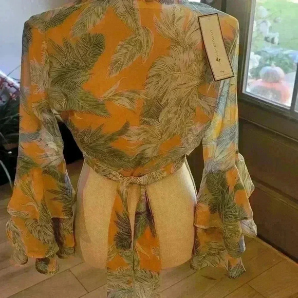 Goodnight Macaroon Wrap Top - Picture 8 of 8